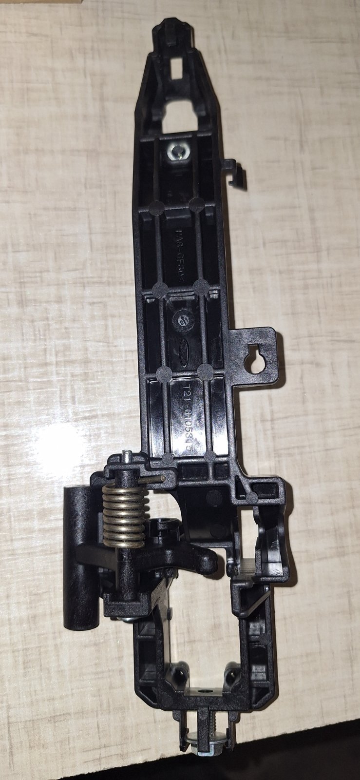 نشیمنگاه دستگیره بیرونی درب جلو چپ | T21-6105315