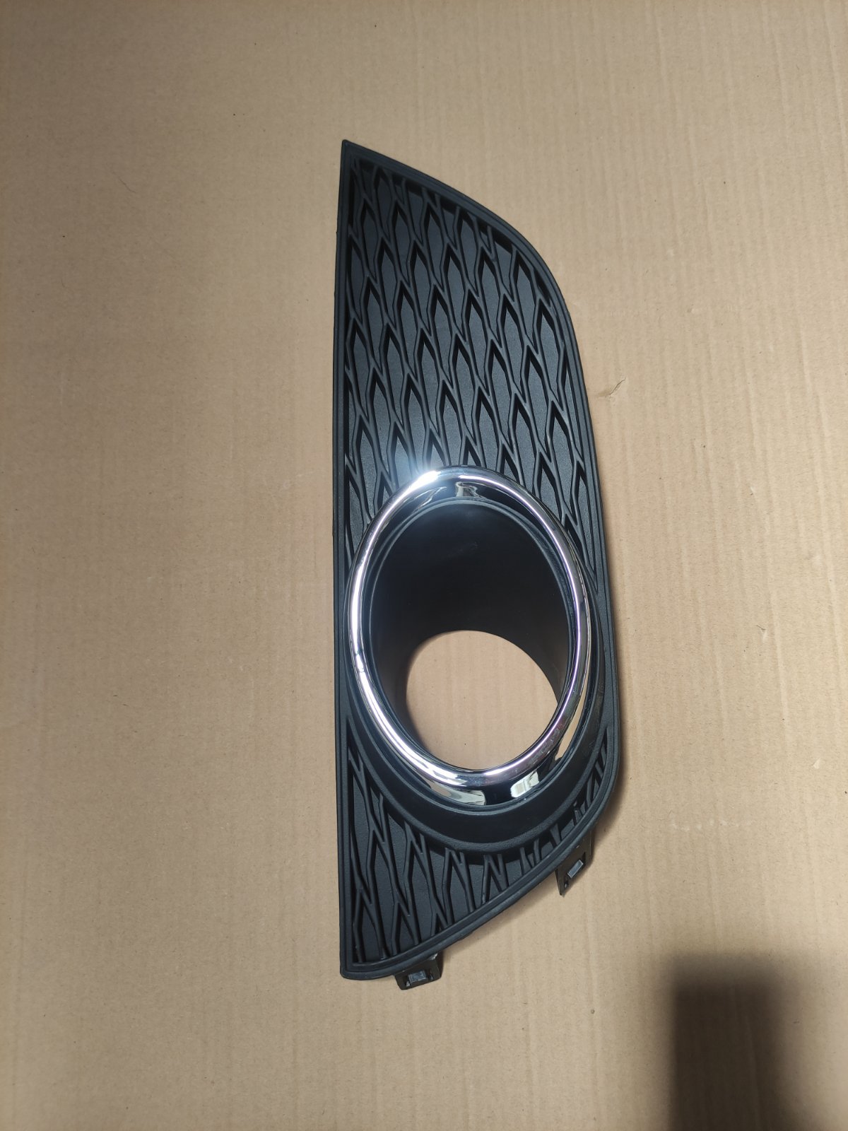 قاب چراغ مه شکن جلو راست | T21-2803604BD