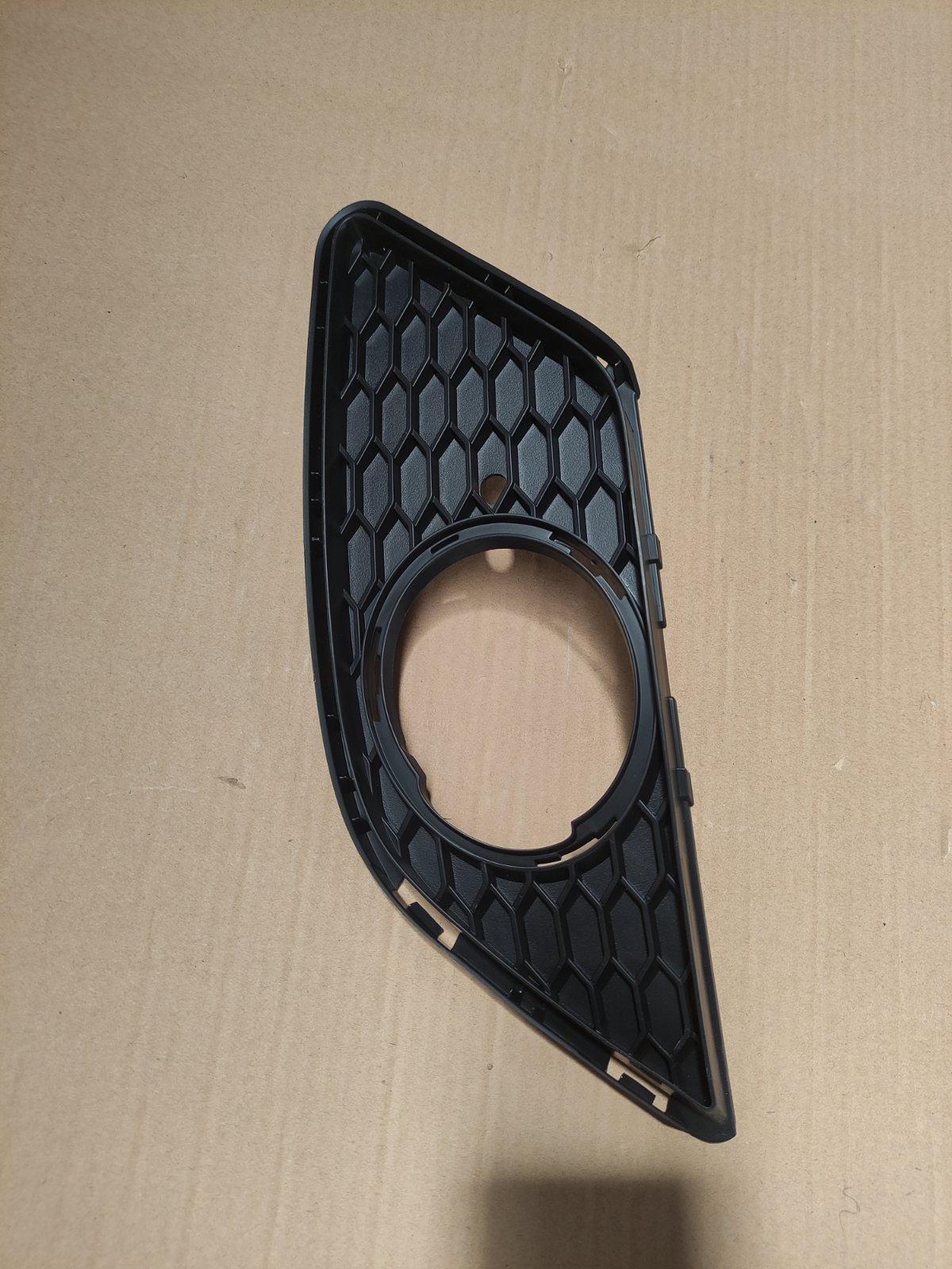 قاب چراغ مه شکن جلو راست | T15-2803572PA