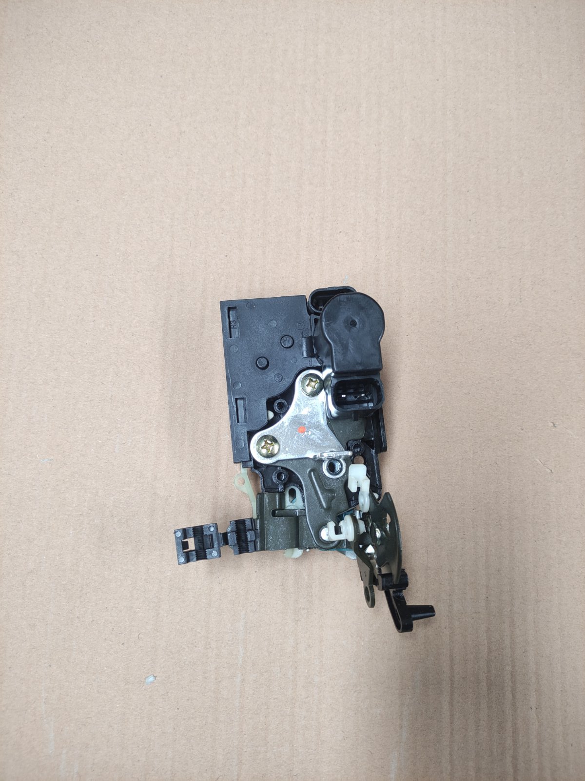 قفل درب عقب راست | T11-6205040