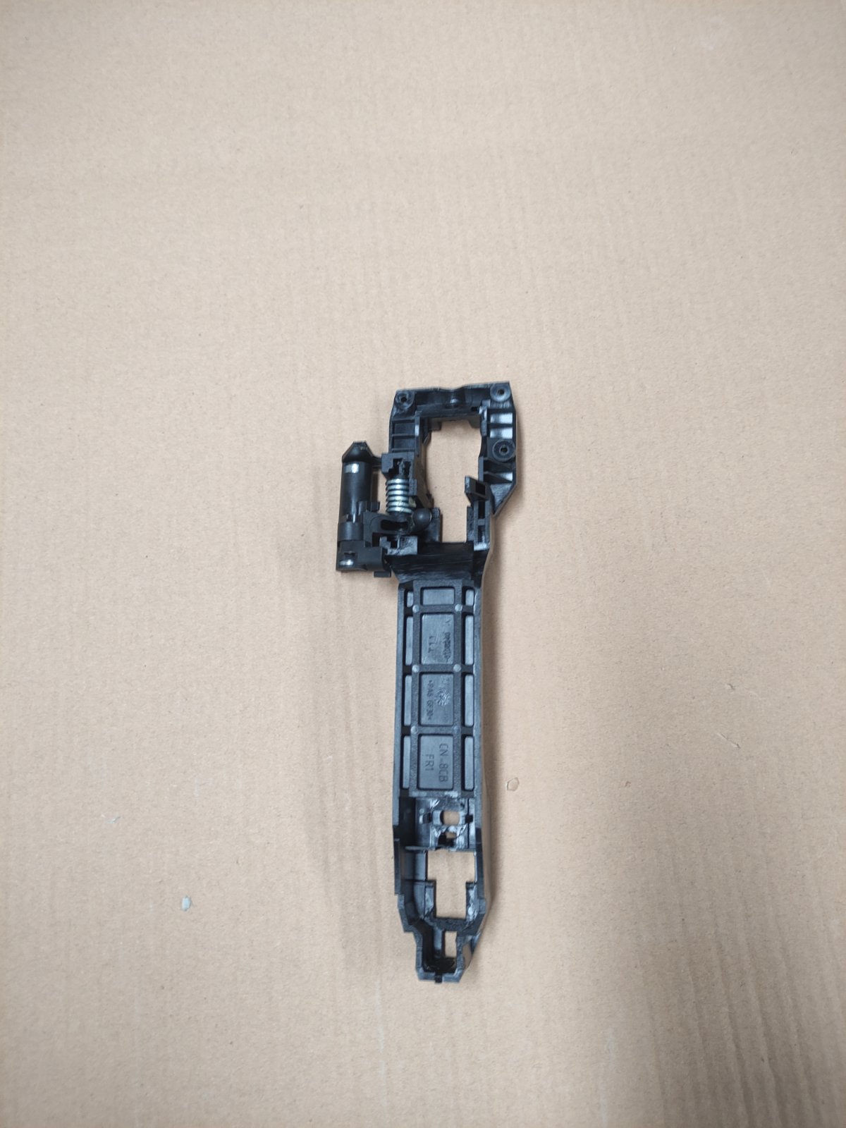 مغزی دستگير درب بازکن جلو بيرون راست(قسمت داخال درب) | T11-6105240