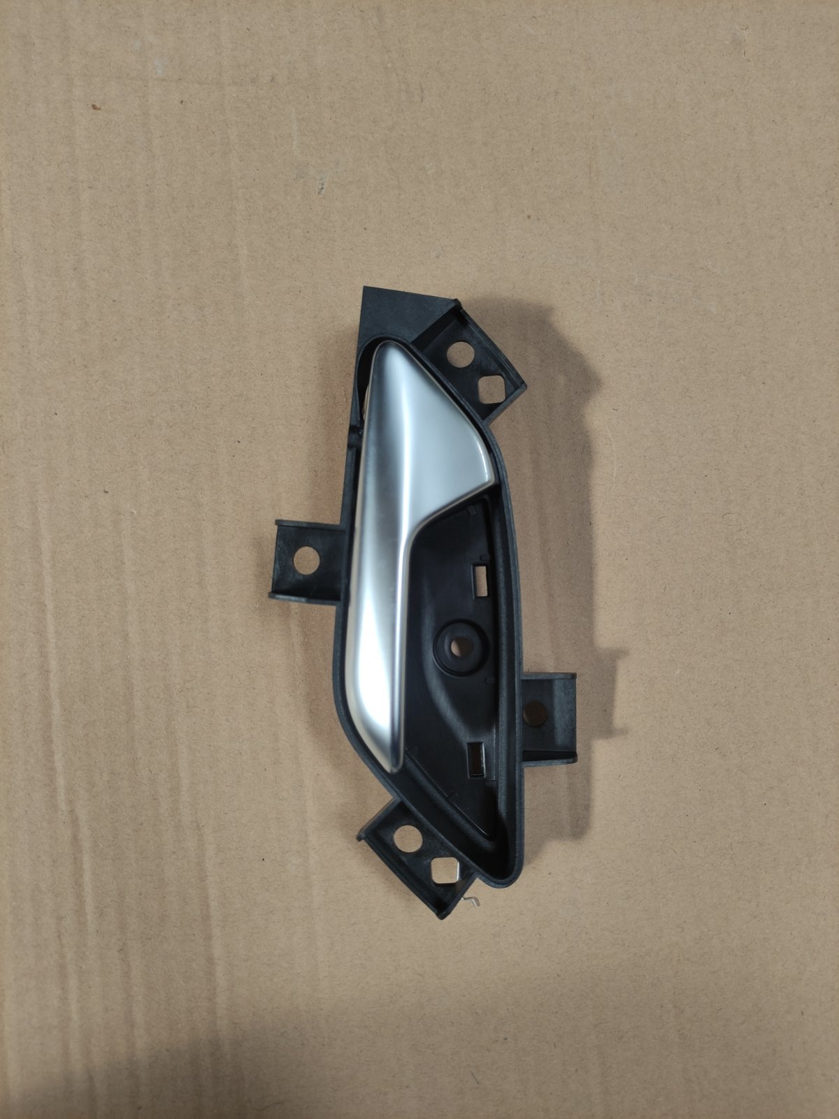 دستگیره داخلی بازکن درب جلو چپ | J69-6102070