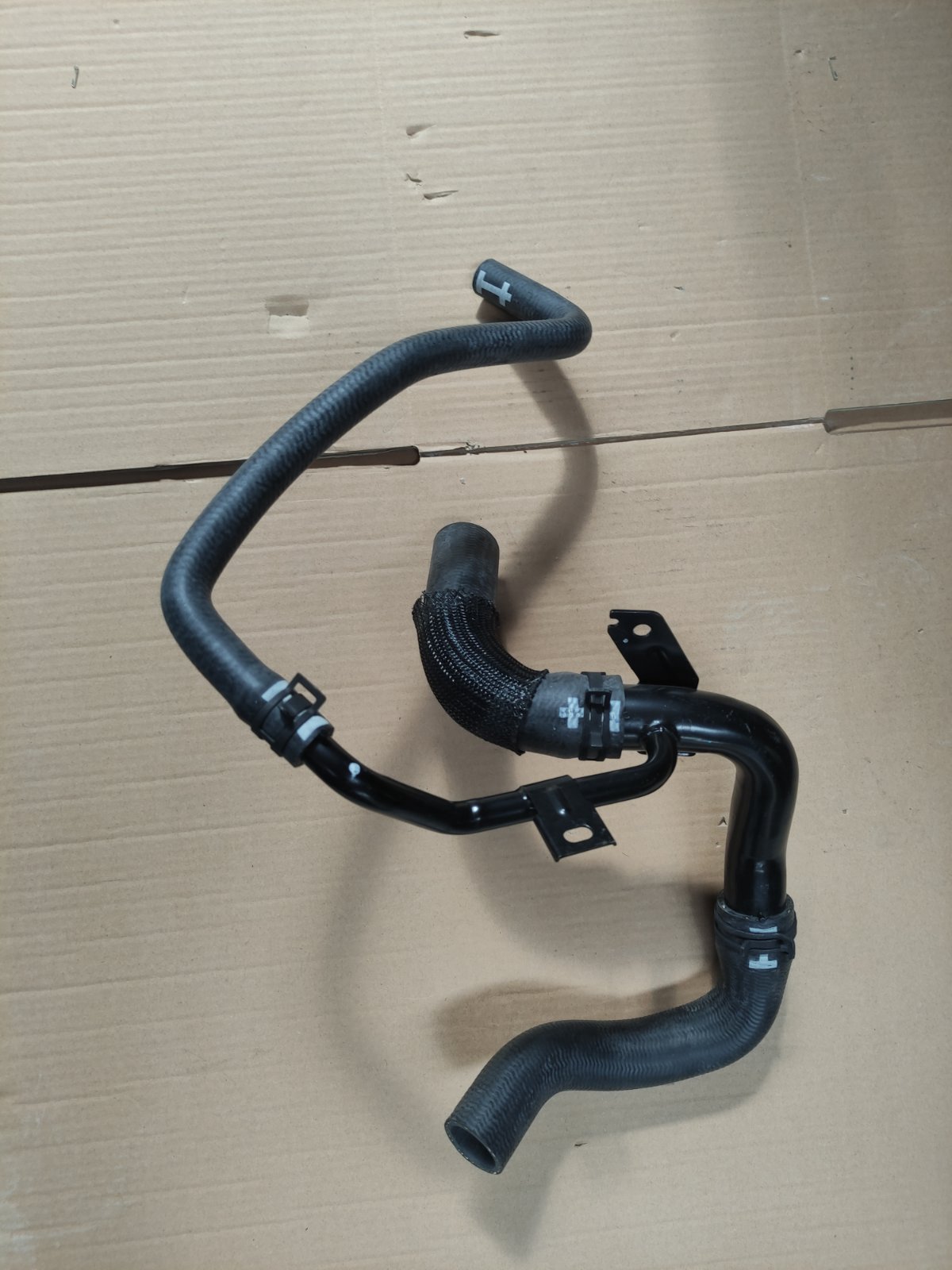 مجموعه شیلنگ پائینی رادیاتور | J69-1303110