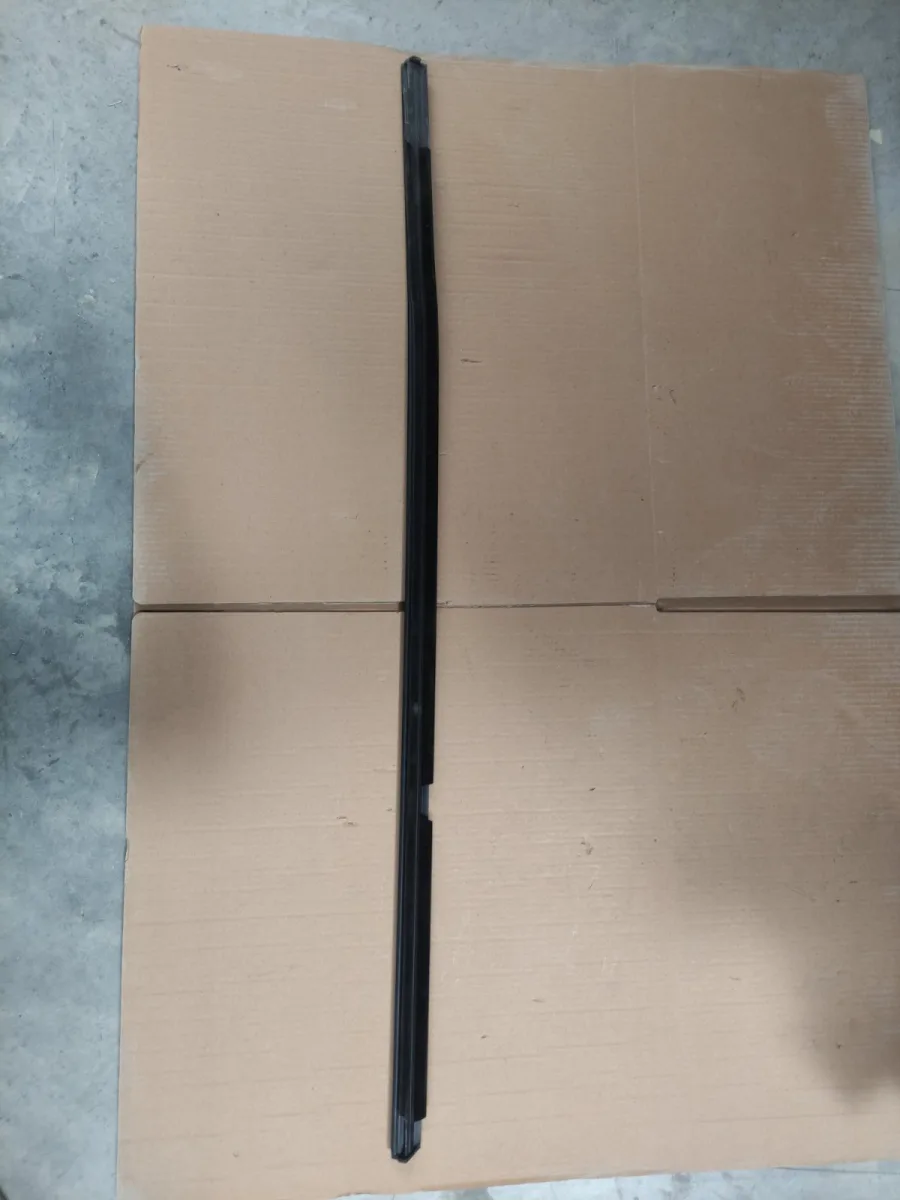 آب گیر بیرونی درب عقب راست | J60-6207118BA