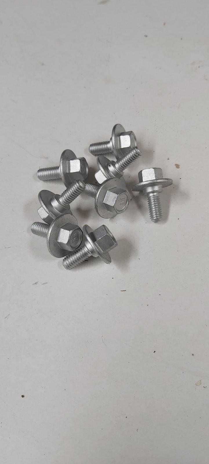 پيچ سپر جلو | T11-2803013
