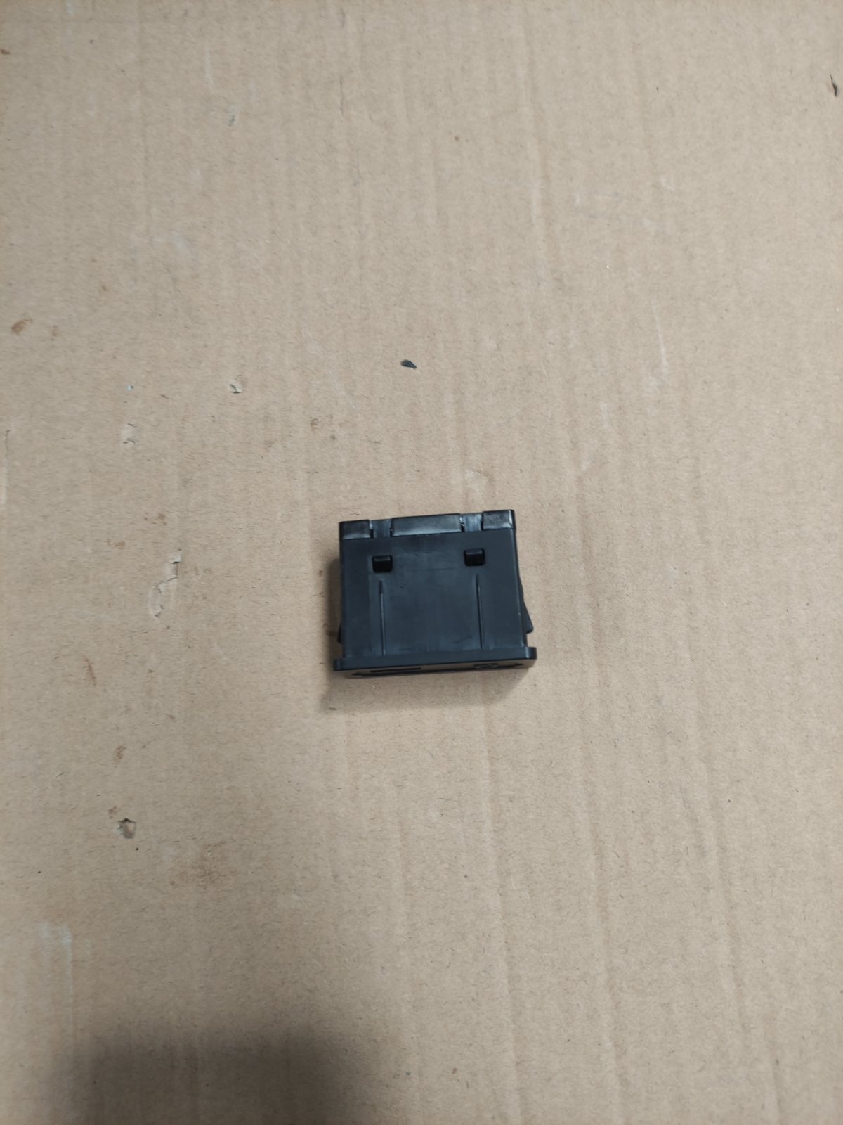 پورت AUX-IPOD-USB | J42-7901015