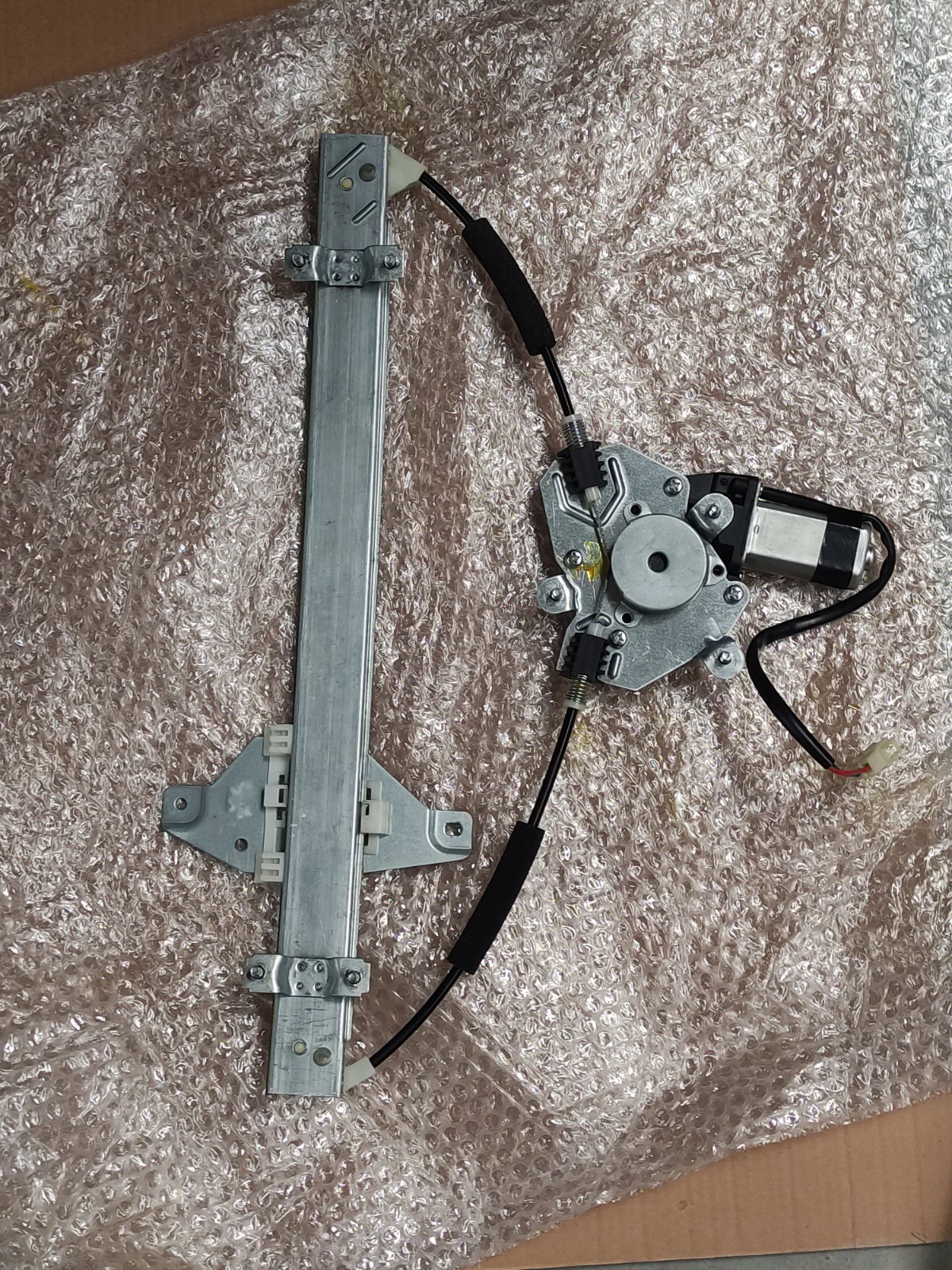 شيشه بالابر درب عقب چپ | A21-6204110CA