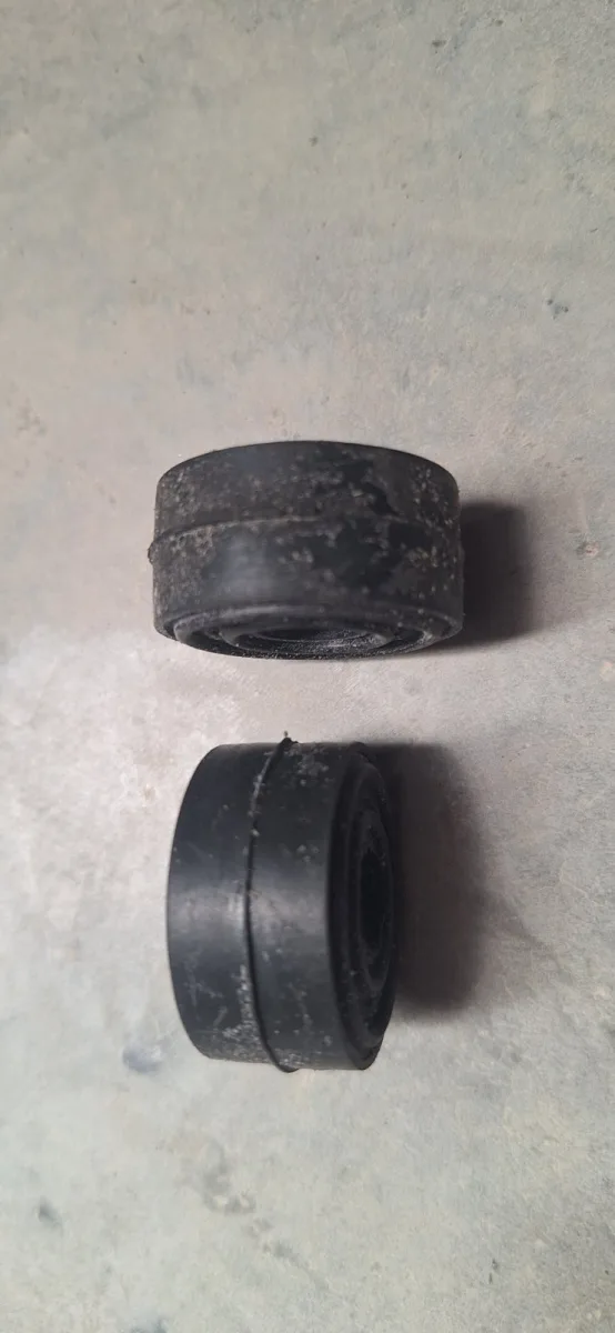 پيچ نصب کمک فنر عقب | T11-2915013