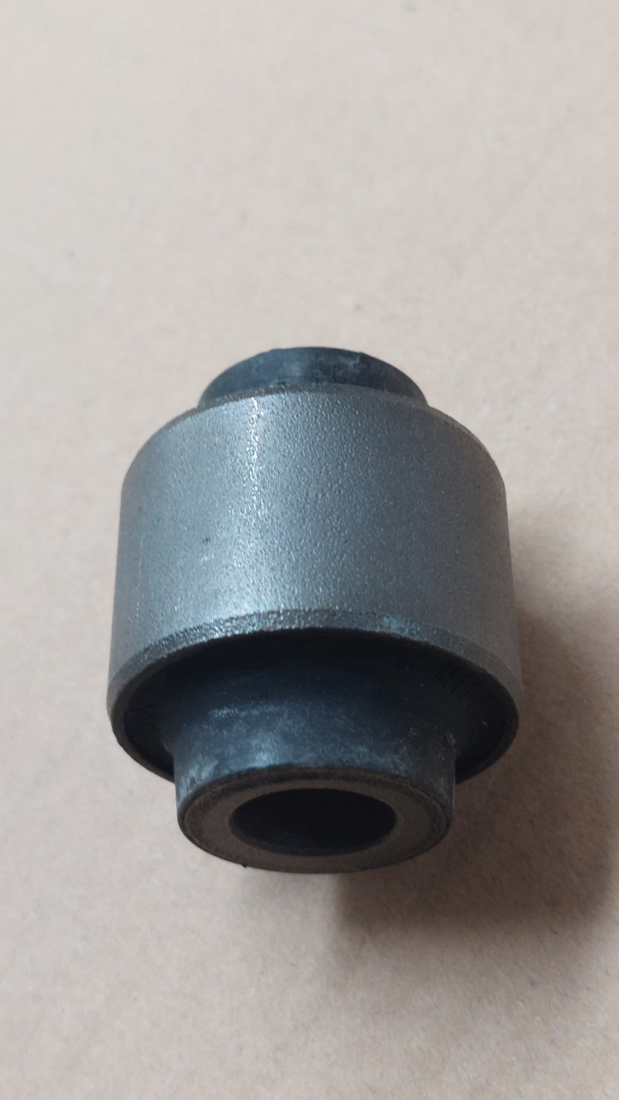 بوش بیرونی طبق بالایی عقب | M11-2919130