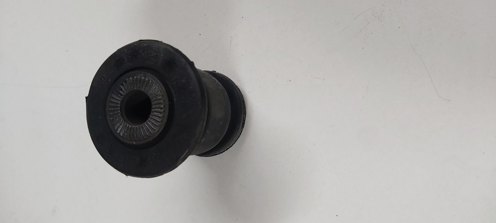 ضربه گیر کاور روی موتور | M11-1031112DC