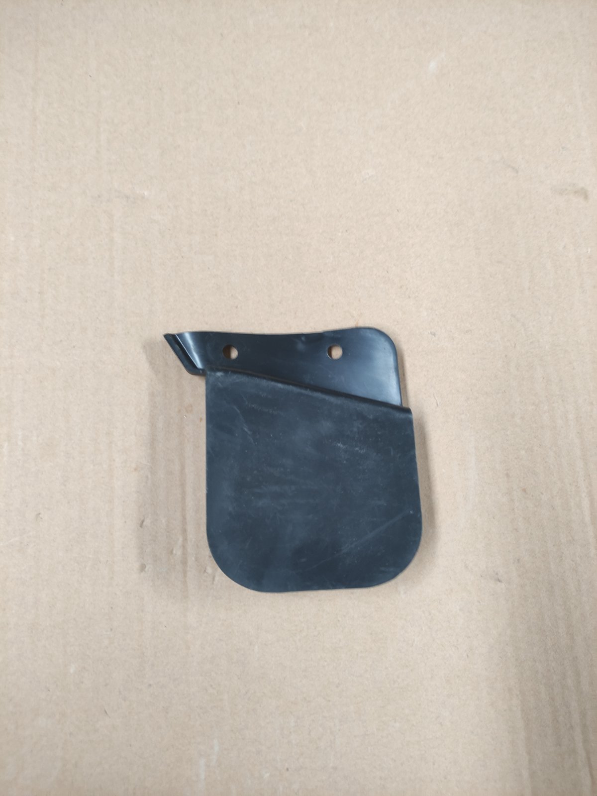بادگیر پایینی چرخ عقب چپ | 602000037AA