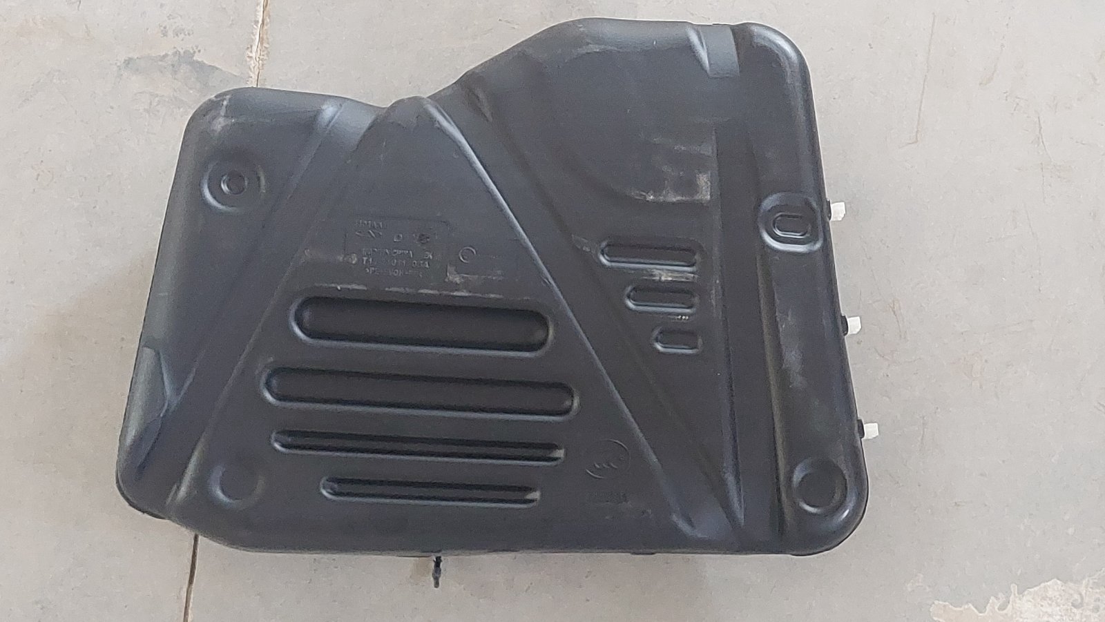 باک بنزين | T11-1101110BA