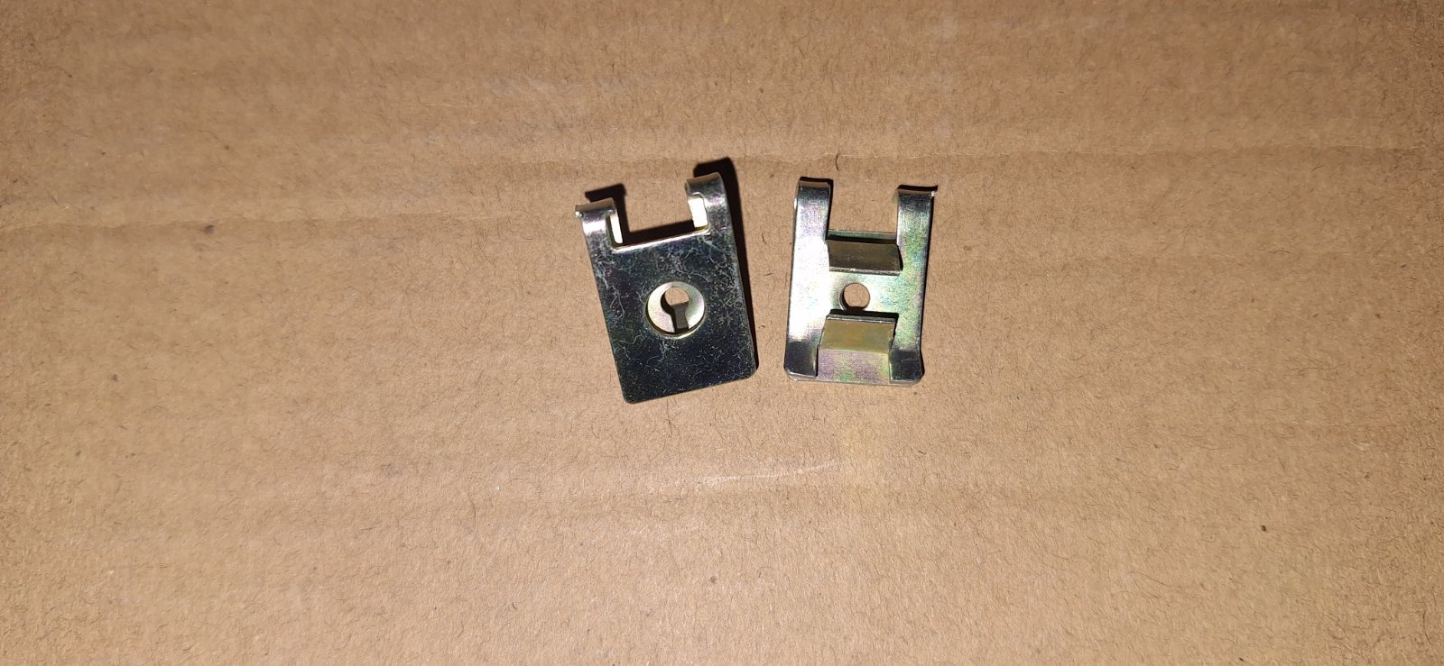 خار فلزی سپر عقب | S11-2804543