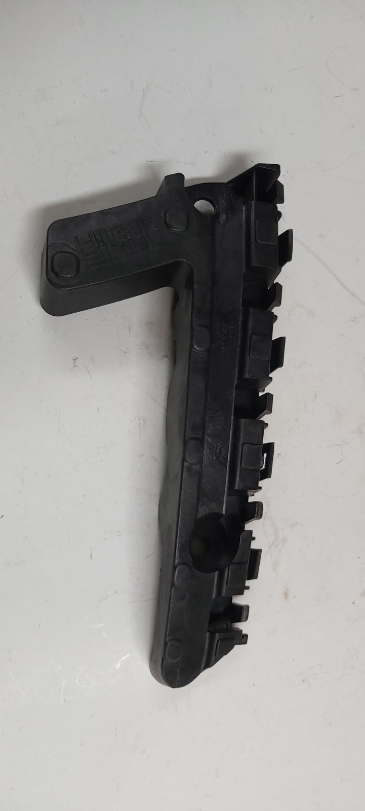 پایه راست سپر جلو | J60-2803512