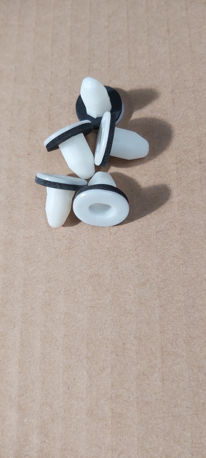 خار چراغ عقب | J18-4433011