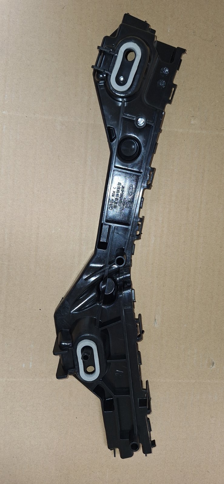 پایه راست سپر عقب | J69-2804512