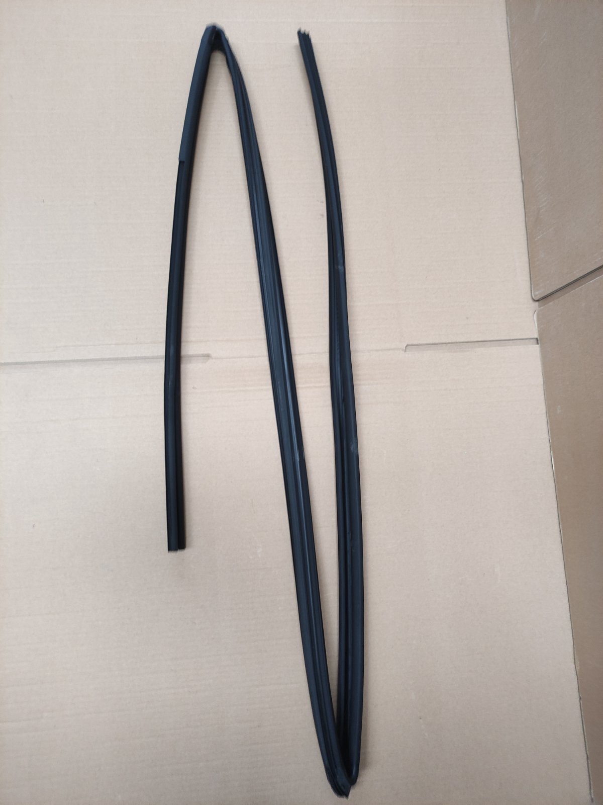 نوار دور شیشه درب جلو چپ | T21-5206131