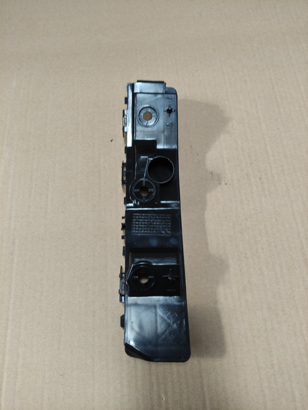 پایه راست سپر جلو | T21-2803612