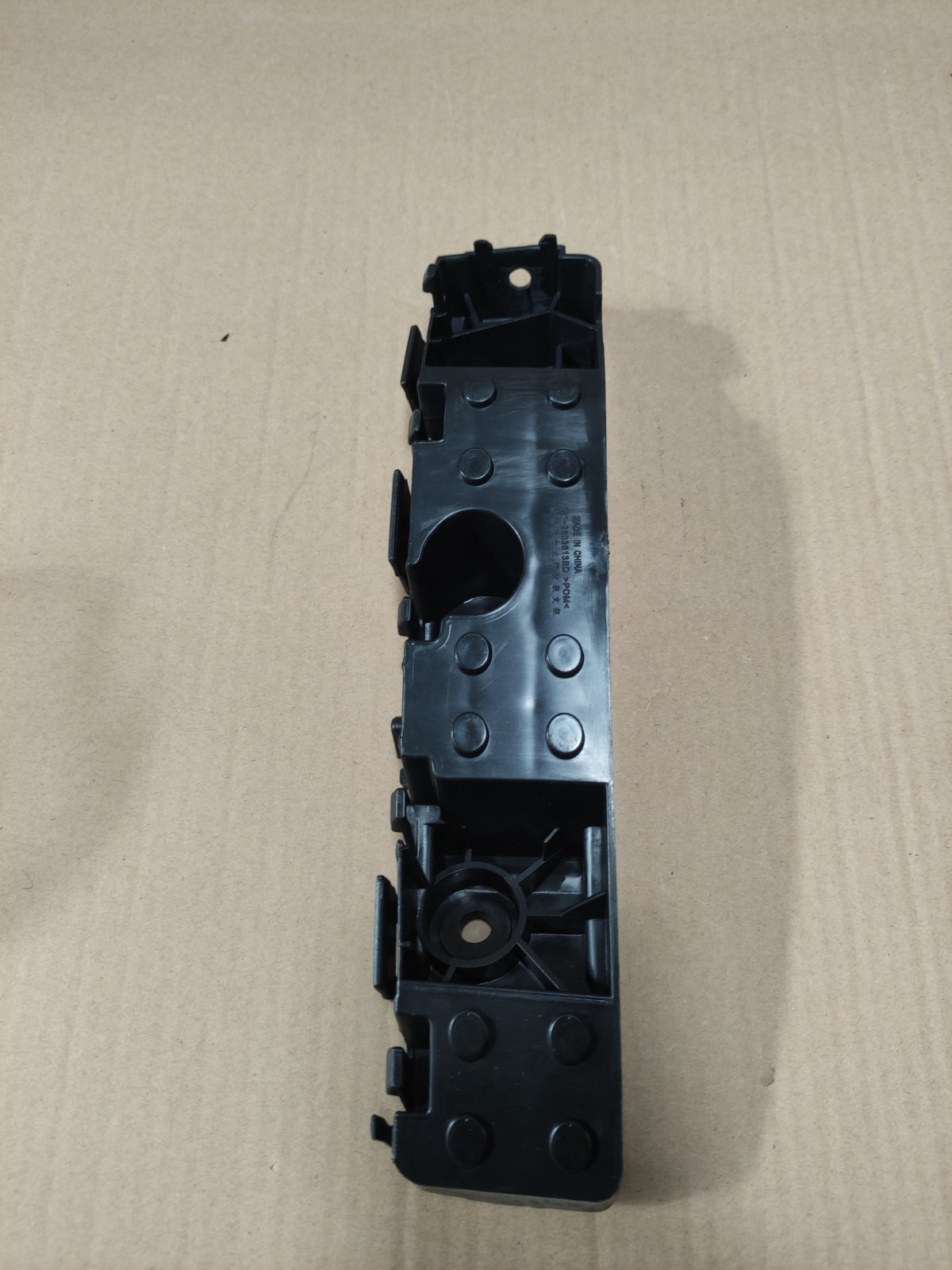 پایه چپ سپر جلو | T21-2803611BD