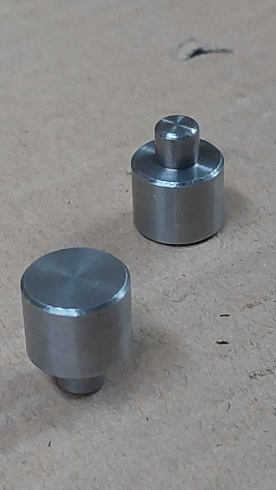 RETAINING PLATE-SHAFT VALVE