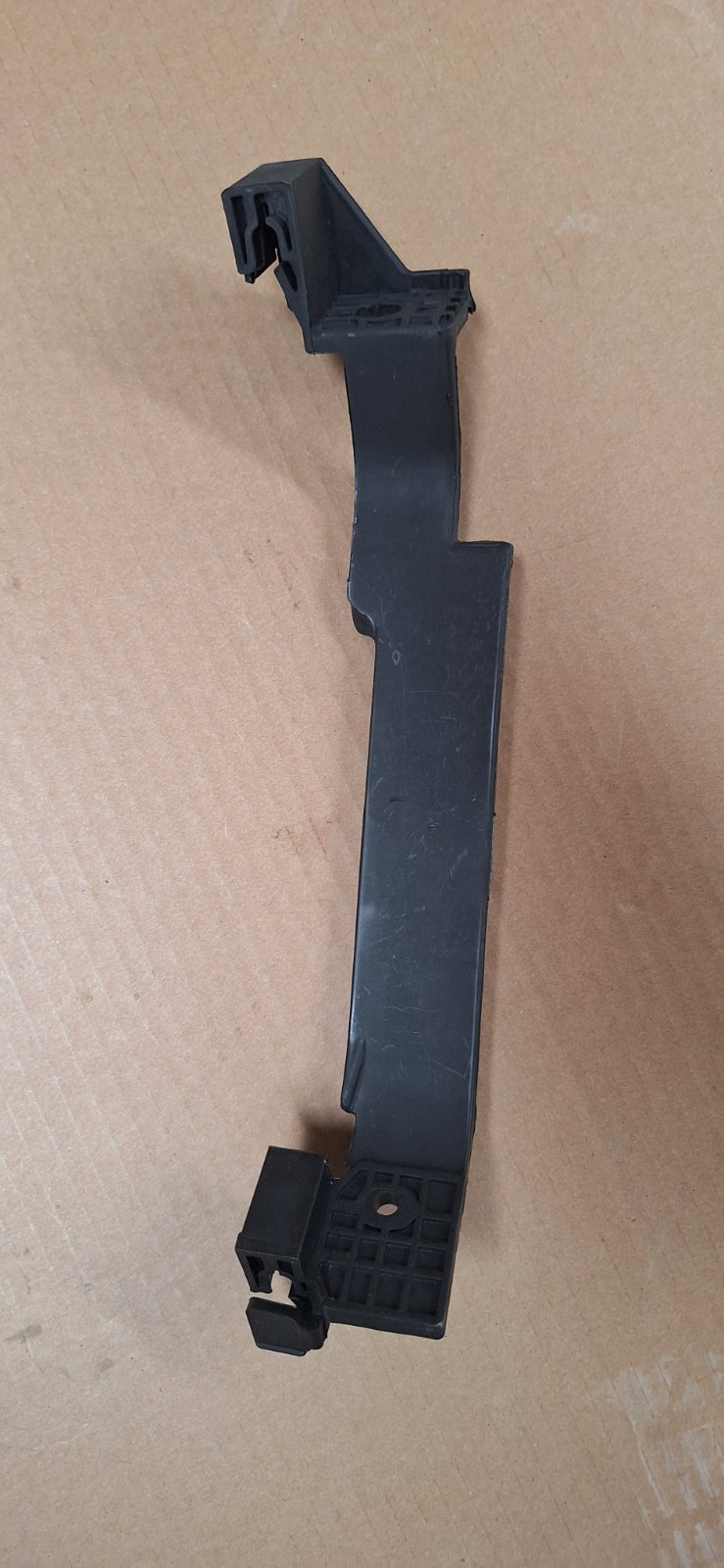 پايه نگهدارنده چراغ جلو راست